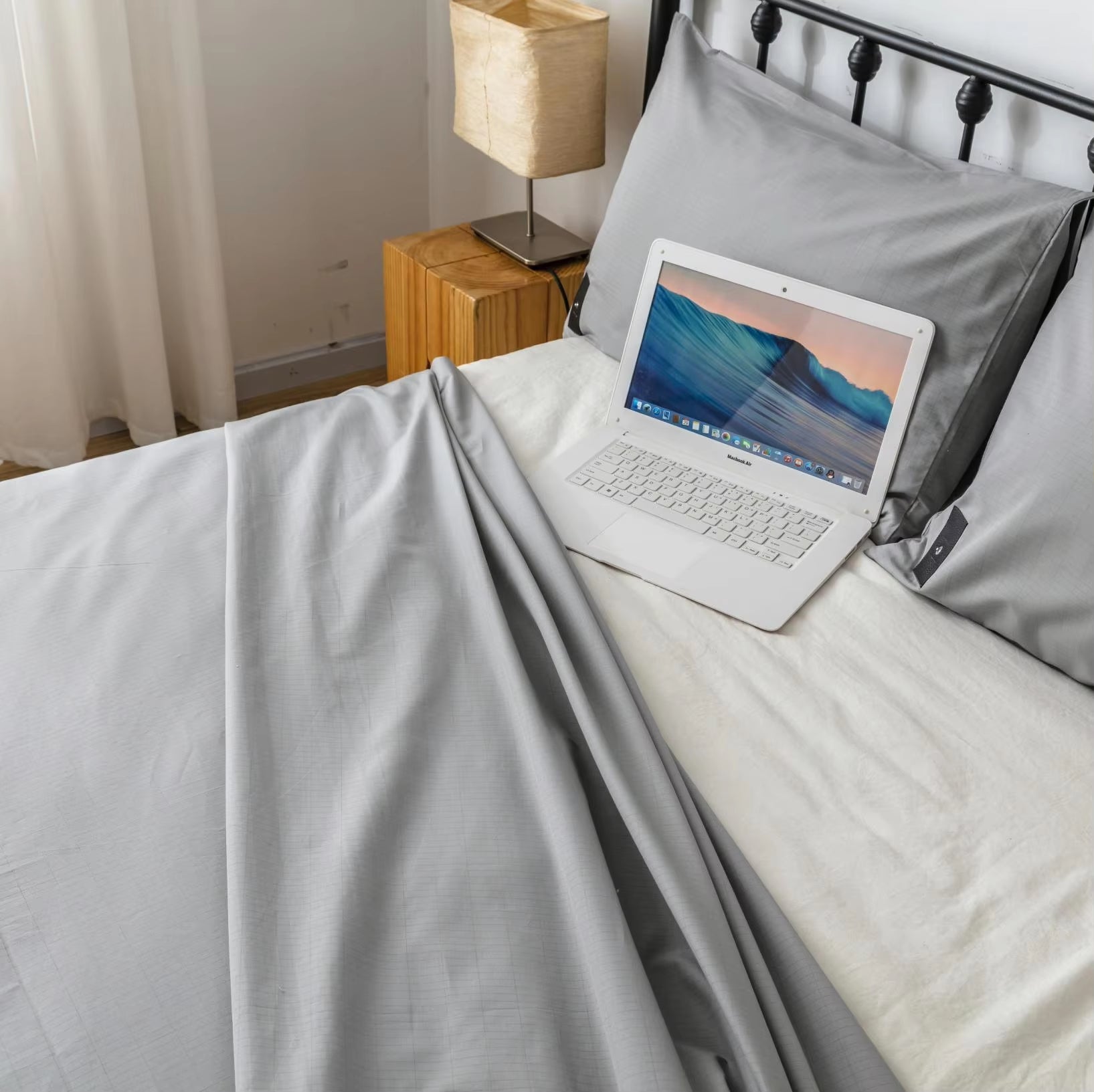 Conductive Earthing Grounding Pillow Case for Good Sleep Include a 4.5M Grounding Cord
